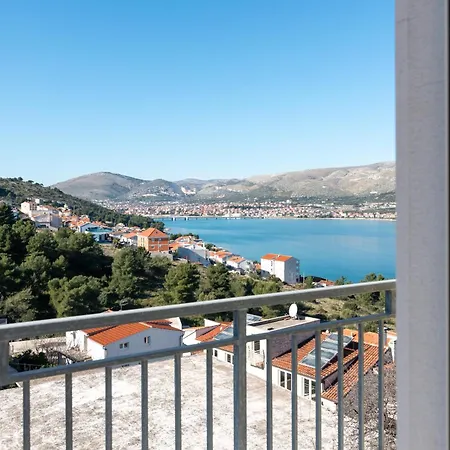 Apartment Paradiso