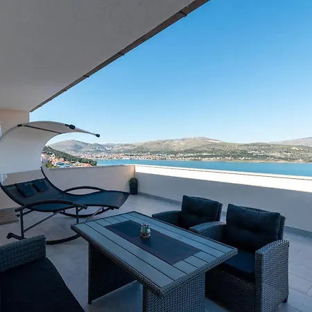 Paradiso Apartment *