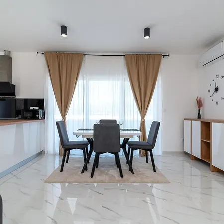 Apartment Paradiso *